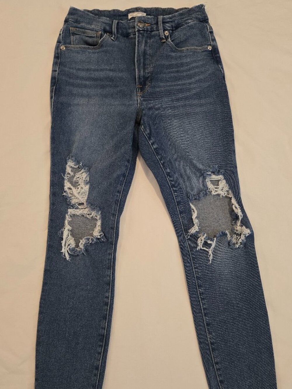 Good American Distressed Jeans | Size 6 / 28
